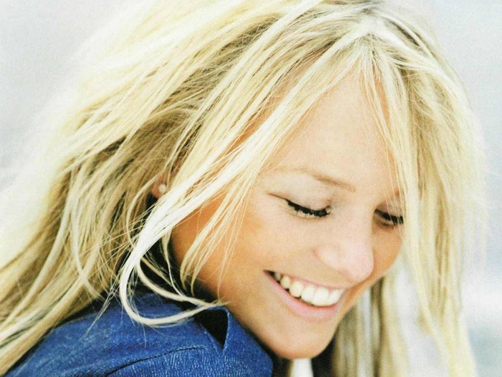 [Baby Spice 1024x768 8 hollywood desktop wallpapers[2].jpg]